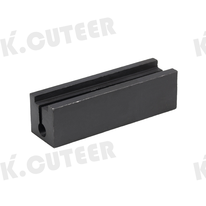Lathe tool holder for clamping tungsten steel and high-speed steel strip